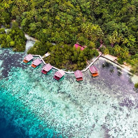 Methos Homestay - Raja Ampat Yennanas Besir Exterior photo