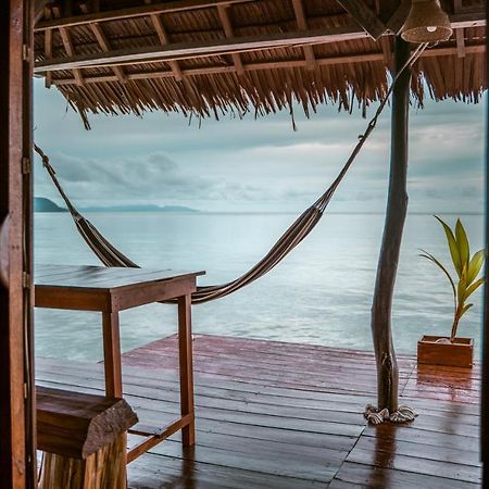 Methos Homestay - Raja Ampat Yennanas Besir Exterior photo
