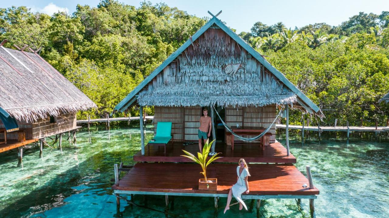 Methos Homestay - Raja Ampat Yennanas Besir Exterior photo