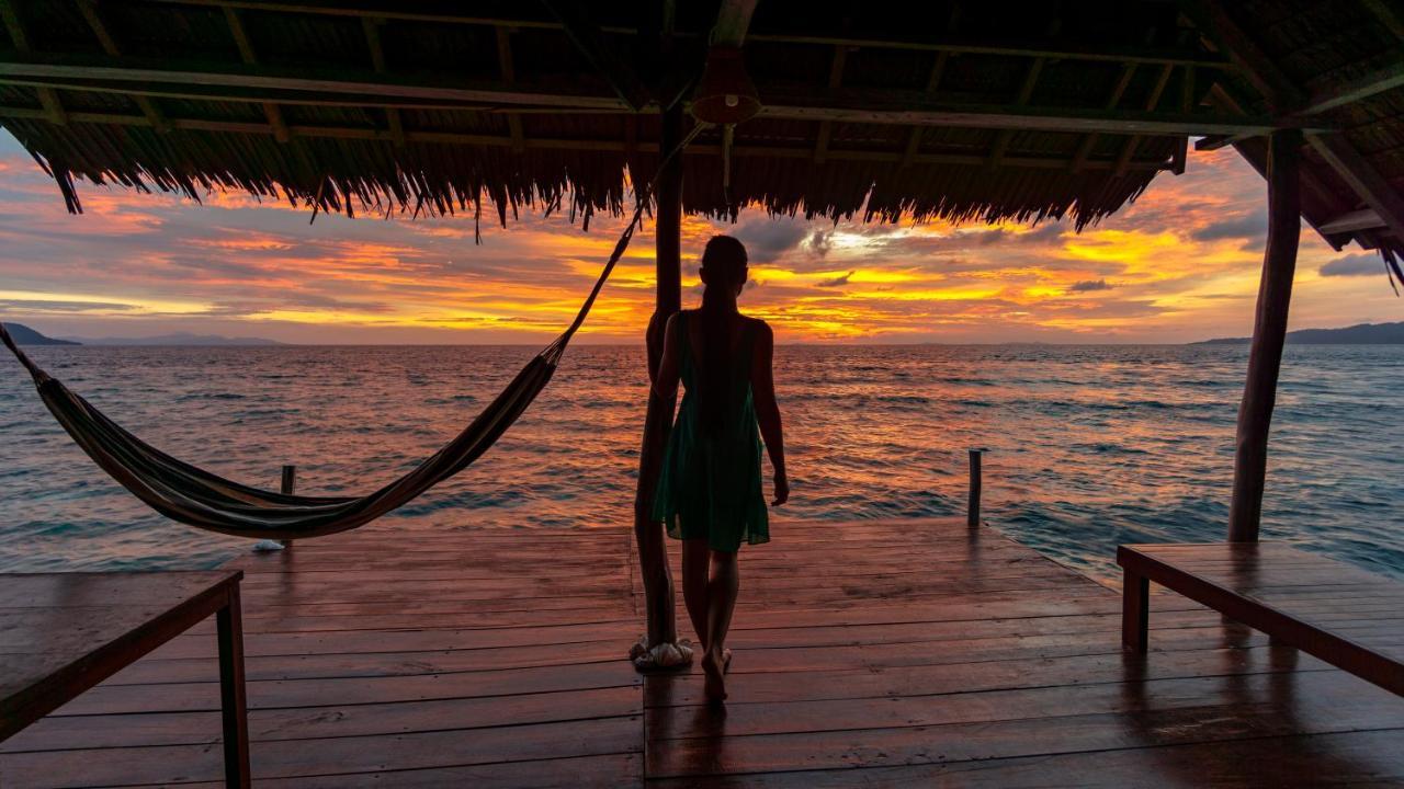 Methos Homestay - Raja Ampat Yennanas Besir Exterior photo