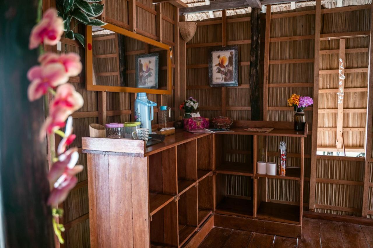 Methos Homestay - Raja Ampat Yennanas Besir Exterior photo