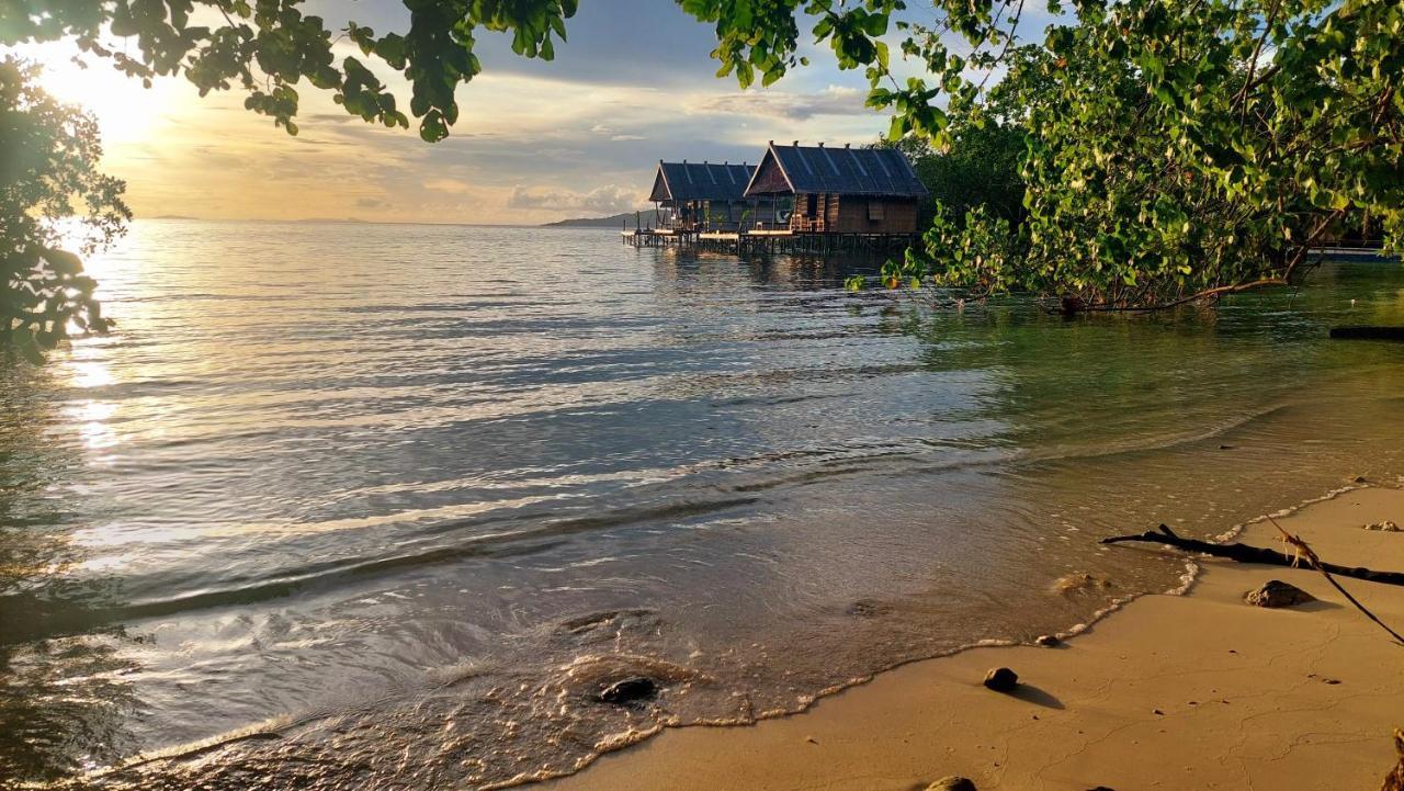 Methos Homestay - Raja Ampat Yennanas Besir Exterior photo
