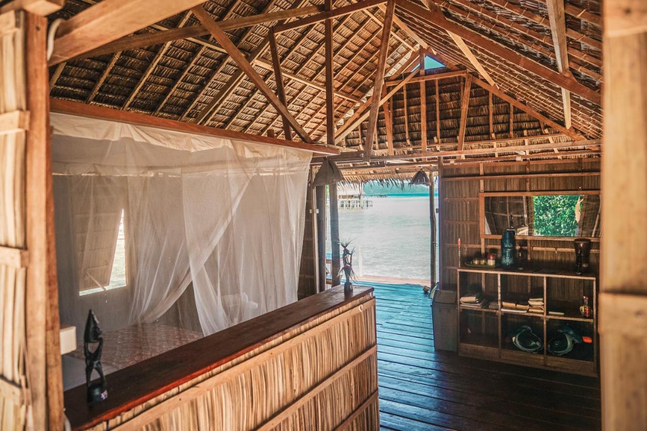 Methos Homestay - Raja Ampat Yennanas Besir Exterior photo