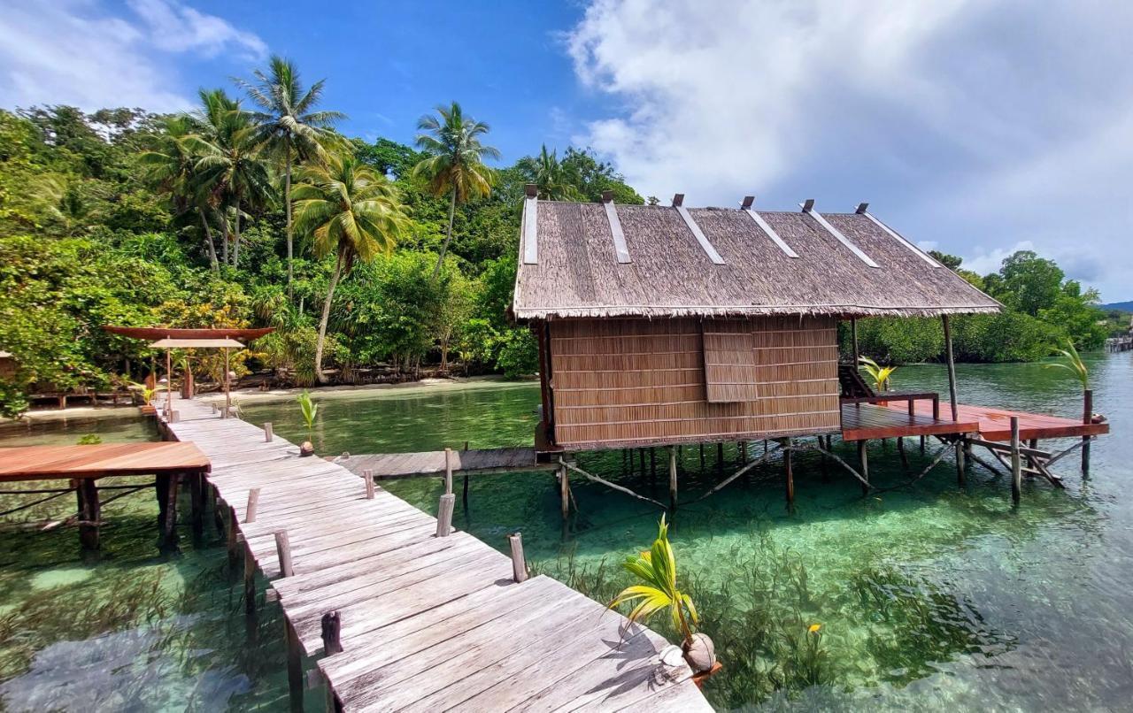 Methos Homestay - Raja Ampat Yennanas Besir Exterior photo