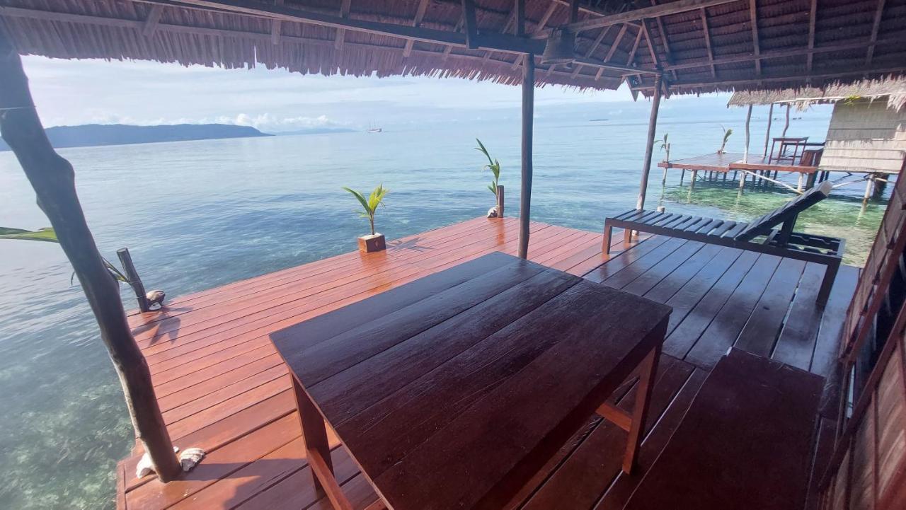 Methos Homestay - Raja Ampat Yennanas Besir Exterior photo