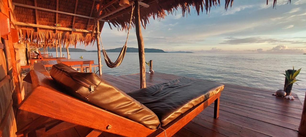 Methos Homestay - Raja Ampat Yennanas Besir Exterior photo