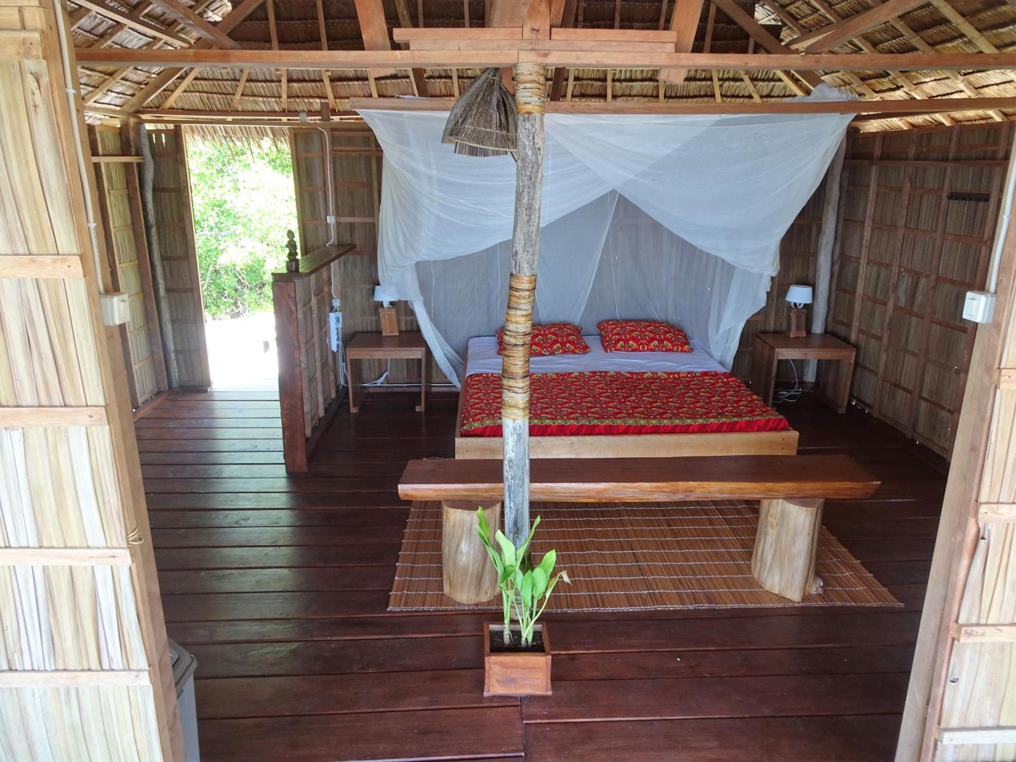 Methos Homestay - Raja Ampat Yennanas Besir Exterior photo